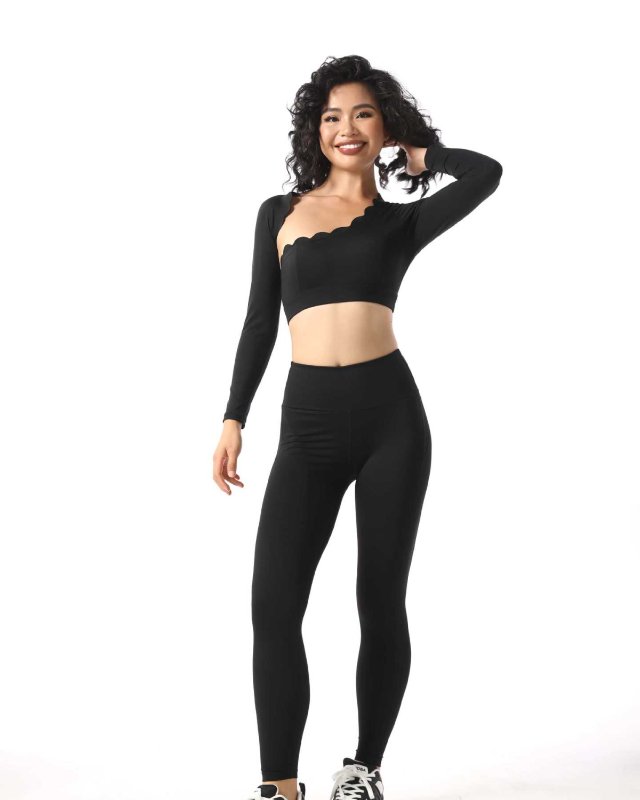 Built-In Bra Training Top — Black